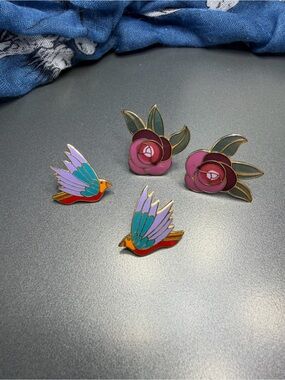 Laurel Burch Pink Rose and Multicolor Bird pierced Earrings #357se